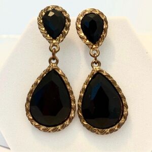 CLEARANCE ✨Gorgeous Black & Gold Earrings
